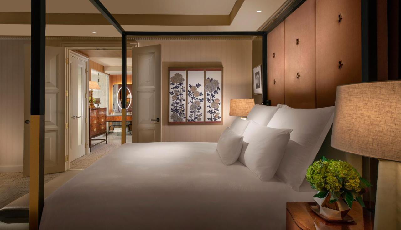 Wynn Las Vegas Esterno foto A bedroom at The Ritz-Carlton, Boston